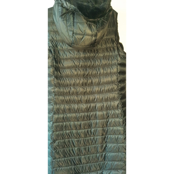 DONNA KARAN REVERSIBLE LONG HOODED PUFFER VEST WITH FAUX FUR - Picture 4 of 10